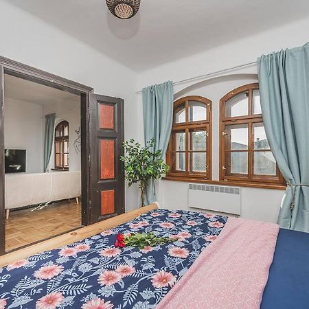 Carolina'S Romantic Apartment Hradec Králové Extérieur photo