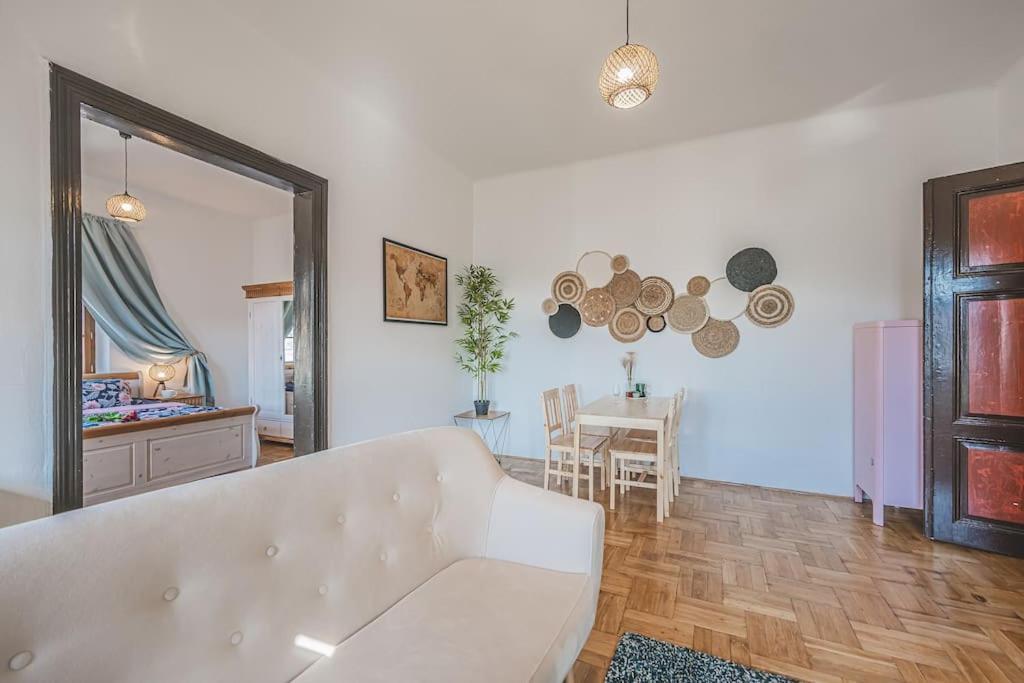 Carolina'S Romantic Apartment Hradec Králové Extérieur photo