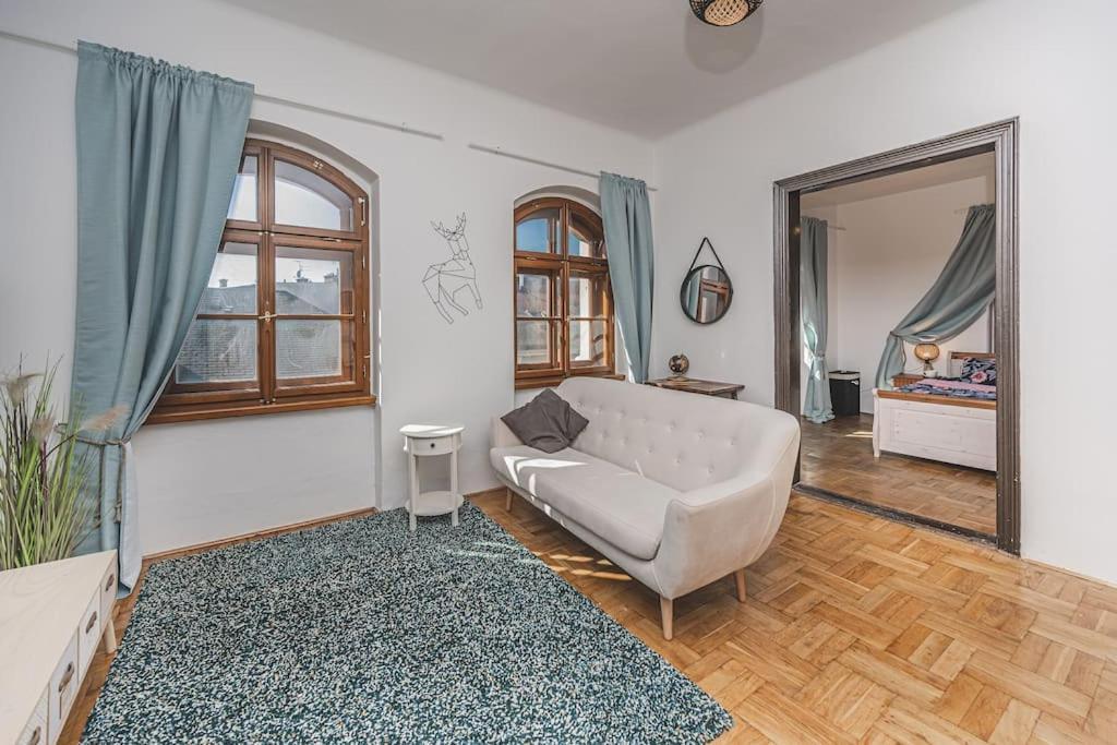 Carolina'S Romantic Apartment Hradec Králové Extérieur photo