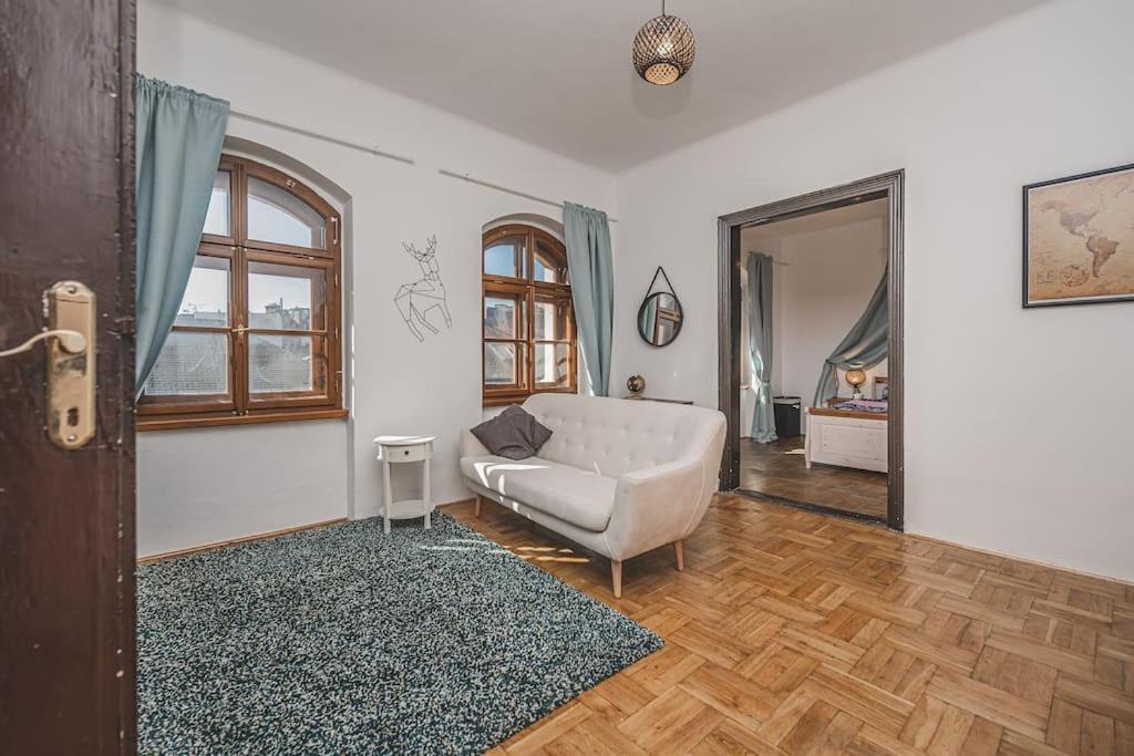 Carolina'S Romantic Apartment Hradec Králové Extérieur photo